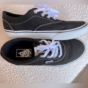Vans Black & White Doheny